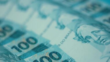 Arrecadação de outubro chegou a R$ 262 bilhões, recorde para o mês. Imagem referente a matéria