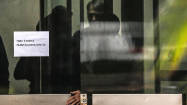 Na Superintendência da Polícia Federal em Brasília, Bolsonaro disse que remédios lhe causaram confusão mental. Imagem referente a matéria