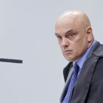 Moraes controlará pena de Bolsonaro decidindo sobre visitas e volta à prisão domiciliar Alexandre de Moraes
